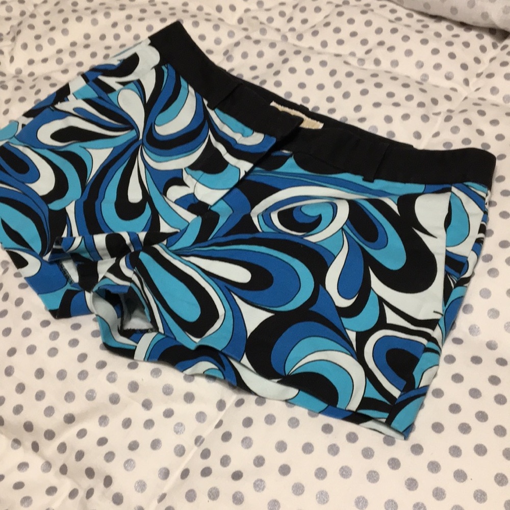 Michael Kor’s Short Shorts 💙 - Picture 3 of 6